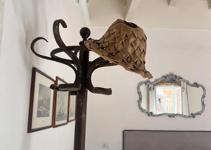 Tra Vicoli E Palazzi 公寓 *