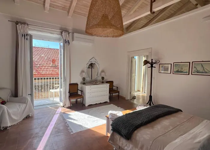 Tra Vicoli E Palazzi 公寓 *