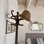 Tra Vicoli E Palazzi Apartment *