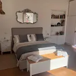 Tra Vicoli E Palazzi * Tropea