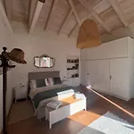 Tra Vicoli E Palazzi Apartment