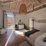 Tra Vicoli E Palazzi Apartment *