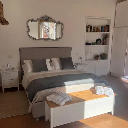 Tra Vicoli E Palazzi * Tropea