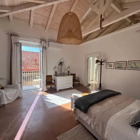 Tra Vicoli E Palazzi Апартаменты *