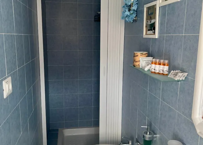 Tra Vicoli E Palazzi トロペーア