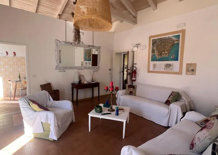 Tra Vicoli E Palazzi アパート トロペーア