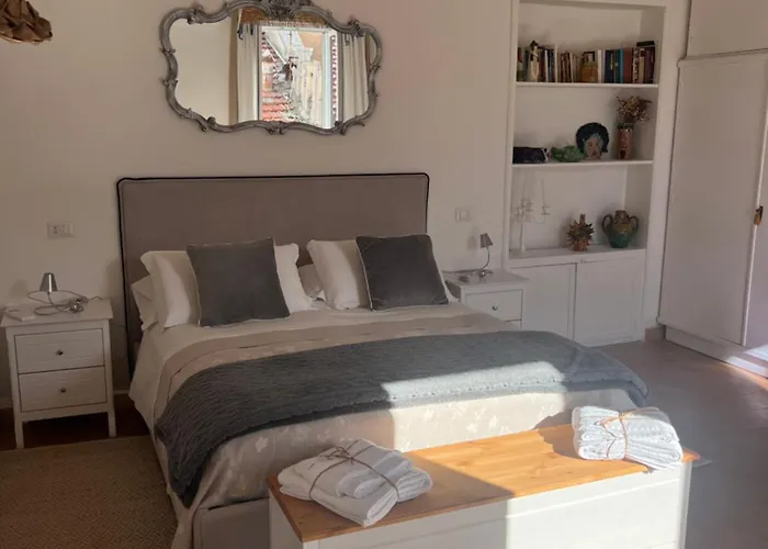 Tra Vicoli E Palazzi * Tropea